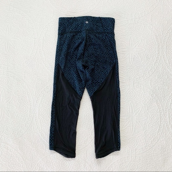 Lululemon Deep Breath Crop Leggings (21" Inseam), Shatter Weave Desert‎ Teal - Picture 8 of 10